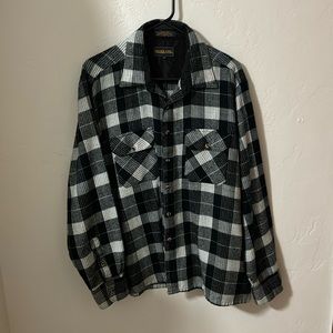 Woodland black & white plaid flannel shacket XL